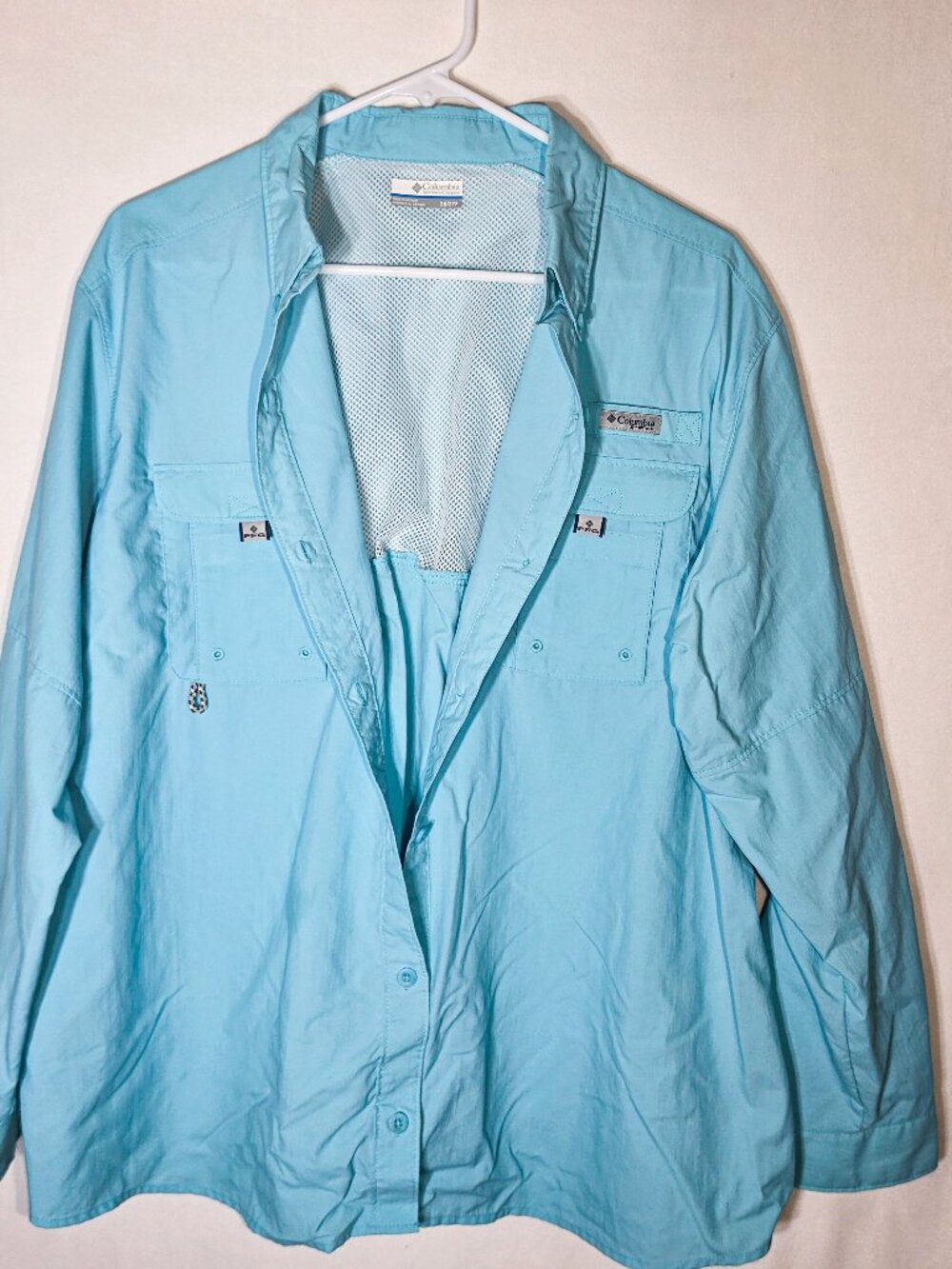 Columbia Blue PFG button up XXL Athletic Outdoor Wear